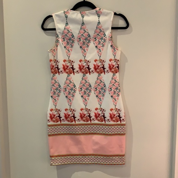 Tight mini dress floral block short and cute - Picture 2 of 3